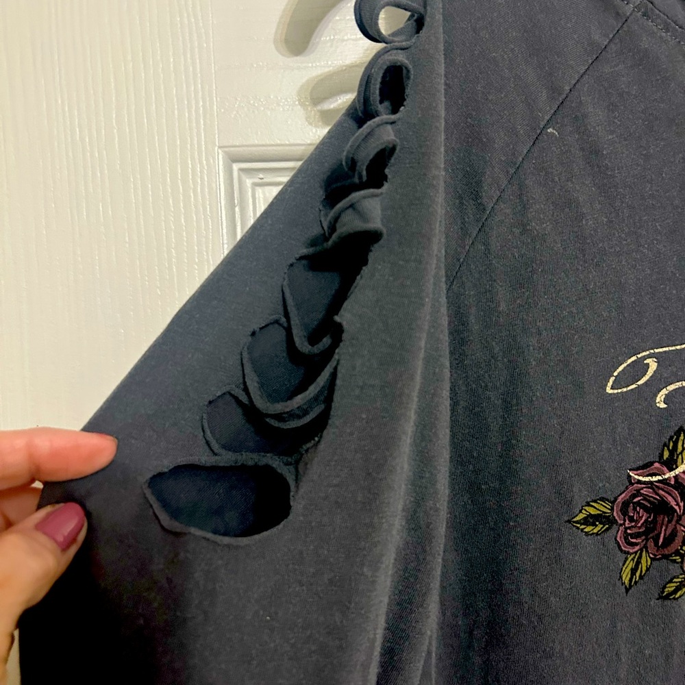 Harley Davidson Shirt cutout sleeves with hoodie.